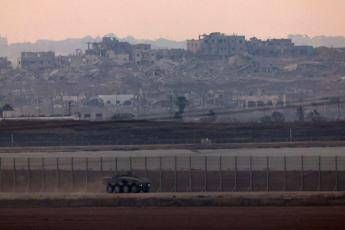 Gaza, “tank Israele sparano contro tende sfollati: morte 12 persone”