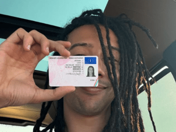 Ghali prende la patente a 32 anni: “Meglio tardi che mai”