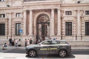 Inchiesta Milano, la rabbia degli inquilini: “Soldi già investiti ma cantieri bloccati, vogliamo risposte”