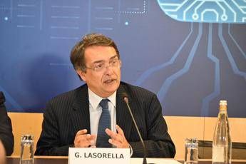 Lasorella (Agcom): “Adattare regolazione servizi cloud per agevolare Pmi”