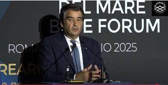 Mare, Fitto: “Semplificazione e riforme specifiche per promuovere l’economia del mare”