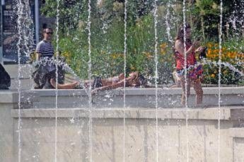 Meno caldo dal weekend, ma arrivano violenti temporali con grandine: le previsioni