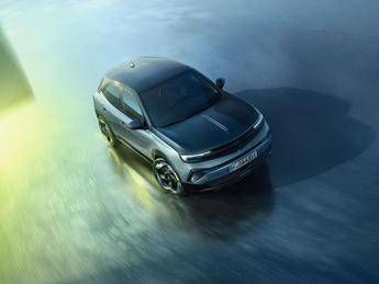 Opel Mokka GSE: il SUV elettrico da 280 CV che incarna lo spirito dei rally