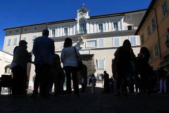 Papa a sorpresa a Castel Gandolfo, la trasferta di Leone “per esaminare lo stato dei lavori”