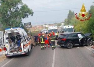 Scontro frontale tra due auto ad Arzachena, morti due ventenni: tre feriti, uno è grave