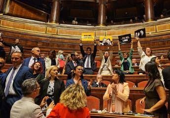 Separazione delle carriere, via libera dal Senato. Meloni: “Passo importante”. Protestano le opposizioni