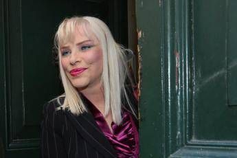 Taglio dei vitalizi, Ilona Staller denuncia Conte e Collegio della Camera: “Sconfitta della legalità”