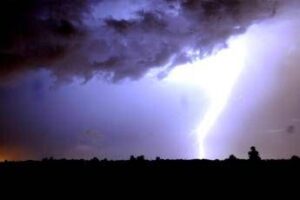 Temporali al Centro-Sud, oggi allerta gialla per maltempo in 7 regioni