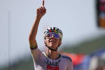 Tour de France, Pogacar domina 12esima tappa e torna in maglia gialla