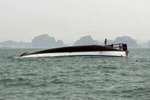 Vietnam, si rovescia battello turistico con 53 persone a bordo: almeno 28 i morti