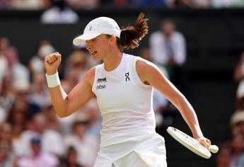 Wimbledon, Swiatek è la nuova ‘Regina’: dominata Anisimova con doppio 6-0