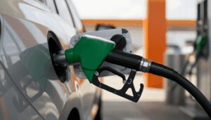Benzina: agli italiani costa di più rispetto agli altri stati UE