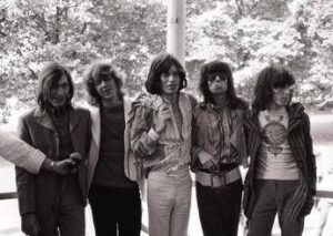 Chitarra contesa tra Met e l’ex Rolling Stones Mick Taylor, l’accusa: “E’ stata rubata”