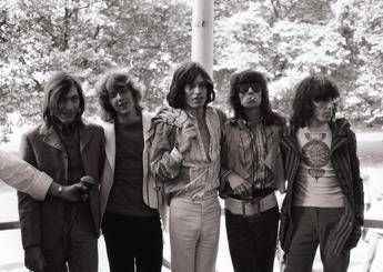 Chitarra contesa tra Met e l’ex Rolling Stones Mick Taylor, l’accusa: “E’ stata rubata”