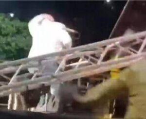 Crolla struttura luci a concerto nel salernitano, paura per Raphael Gualazzi