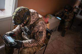 Droni su Kherson e Crimea, blackout diffusi. Russia: “Attacchi Ucraina svelano sua natura nazista”