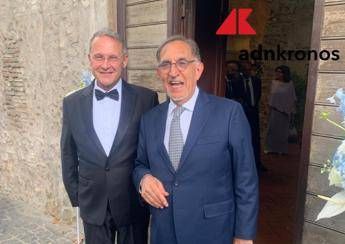 FdI, nozze a Roma per Cirielli: celebra La Russa. Menu campano e bomboniere in ceramica di Vietri