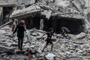 Gaza, fonti palestinesi: “Hamas accetta nuova proposta su cessate fuoco”. Netanyahu: “Prova che sono sotto pressione”