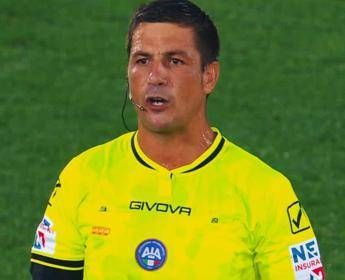 “Gol annullato per fuorigioco”, Como-Lazio nella storia: arbitro Manganiello spiega ai tifosi
