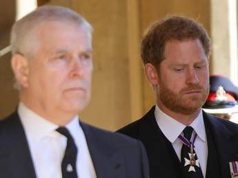 Harry e la scazzottata con lo zio Andrew: “Non è mai avvenuta”