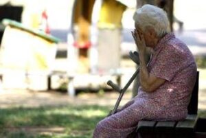 Italia, continua il calo demografico: meno giovani, più anziani e stranieri