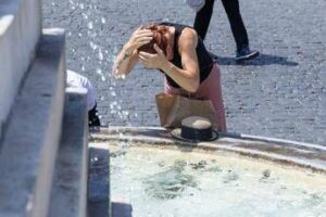 Italia nella morsa del caldo, sale l’allerta afa: oggi 11 bollini rossi