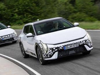 KIA EV4: nuova elettrica con sicurezza e praticità integrate