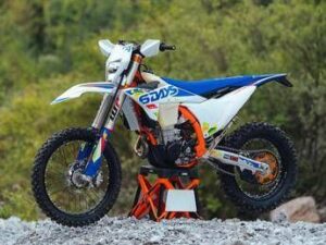 KTM svela la gamma EXC 6DAYS 2026