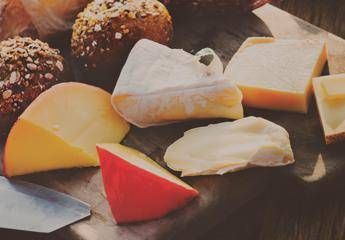 Listeriosi Francia, ondata di casi per formaggi: 2 morti. Carrefour richiama 3 prodotti in Italia