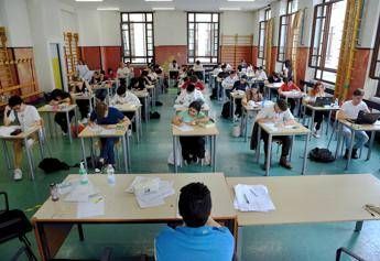 Maturità 2025, quasi tutti promossi: Campania regione con più lodi