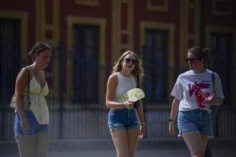 Meteo cambia rotta, ultimi temporali poi tanto caldo: le previsioni