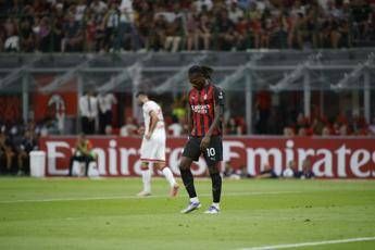 Milan, elongazione al polpaccio per Leao: salta la prima di Serie A con la Cremonese