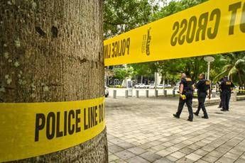 Minneapolis, sparatoria davanti a chiesa e scuola cattolica. Media: “Morti due bambini”. Suicida il killer