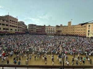 Palio di Siena 16 agosto 2025 oggi in tv: orario, contrade e fantini