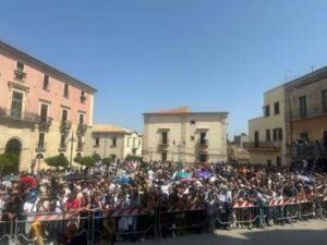 Pippo Baudo, alle 16 i funerali. Padre spirituale: “Ultime settimane di grande sofferenza”