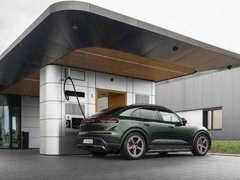 Porsche Charging Lounge: nuova tappa per la mobilità elettrica premium