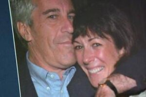 Rapporti con Trump, ‘libro nero’ clienti e ombre su suicidio Epstein: la verità di Ghislaine Maxwell