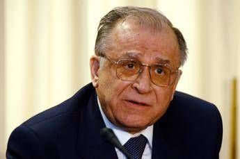 Romania, morto l’ex presidente Iliescu: salì al potere durante la rivolta anticomunista del 1989