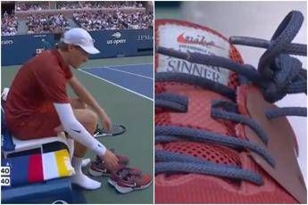 Sinner perde un set? Il problema sono… le scarpe