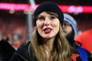 Taylor Swift tornerà con un nuovo album: l’annuncio nel podcast del fidanzato