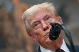 Trump: “Homeless via da Washington, devono andarsene”