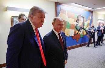 Ucraina, Trump: “D’accordo con Putin, serve accordo di pace”. Zelensky lunedì a Washington: “Favorevole a trilaterale”