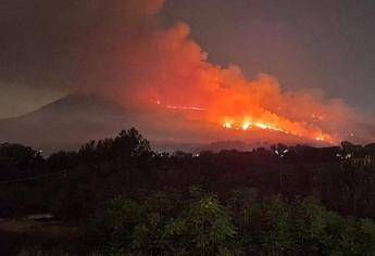 Vesuvio in fiamme, vasto incendio nel parco nazionale: operativi 6 Canadair