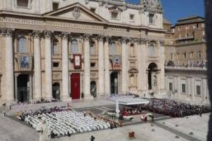 Carlo Acutis e Pier Giorgio Frassati, chi sono i due nuovi giovani santi