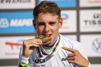 Chi è Lorenzo Mark Finn, il 18enne italiano che ha vinto i Mondiali di ciclismo U23