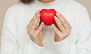 Colesterolo alto per più di un italiano su 4, ma perdere anche solo un chilo protegge il cuore