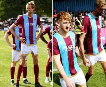 Crouch diventa una mascotte ‘gigante’, la penitenza del bomber