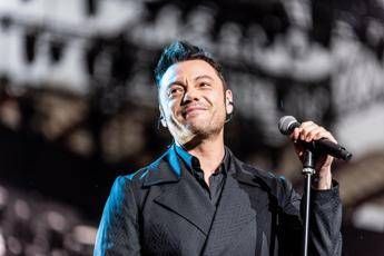 Cuore rotto, Tiziano Ferro torna con un singolo: “I dolori ci faranno ballare”