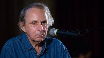 Houellebecq a tutto campo: “Non capisco Macron, Occidente in crisi come i suoi valori”