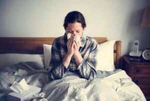 Influenza, come distinguerla e come curarsi tra: sintomi, consigli e… rimedi della nonna